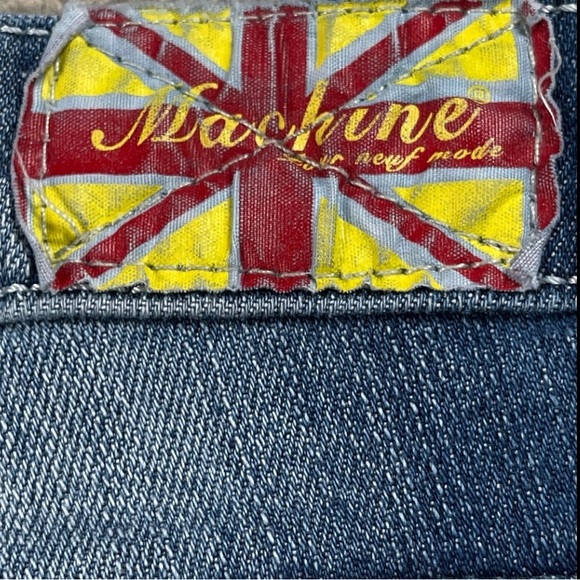 Machine size 30 distressed jean shorts with lace hems & bow back pockets EUC - Picture 7 of 11